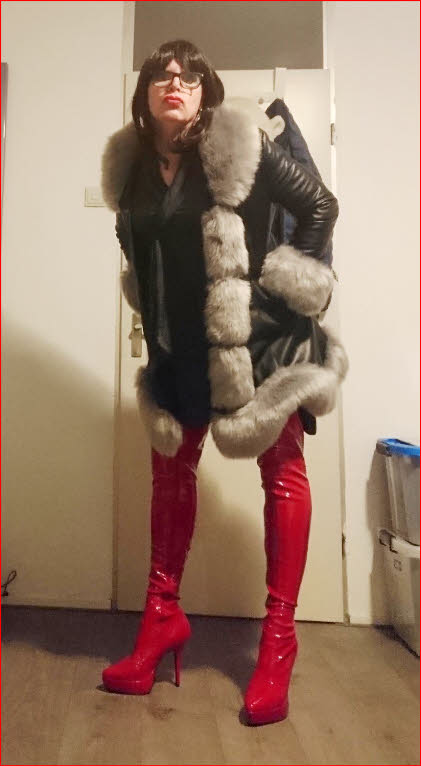 Slutty sissy Yvonne Pepeli from Dordrecht in the Netherlands