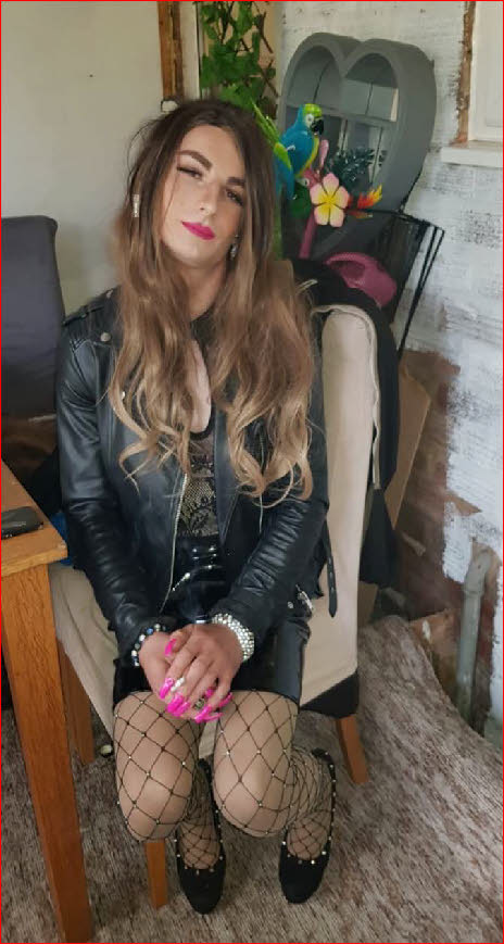 Cute crossdresser Claire Castles from Birmingham Cute crossdresser Claire Castles from Birmingham